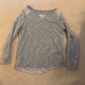 grey sweatshirt